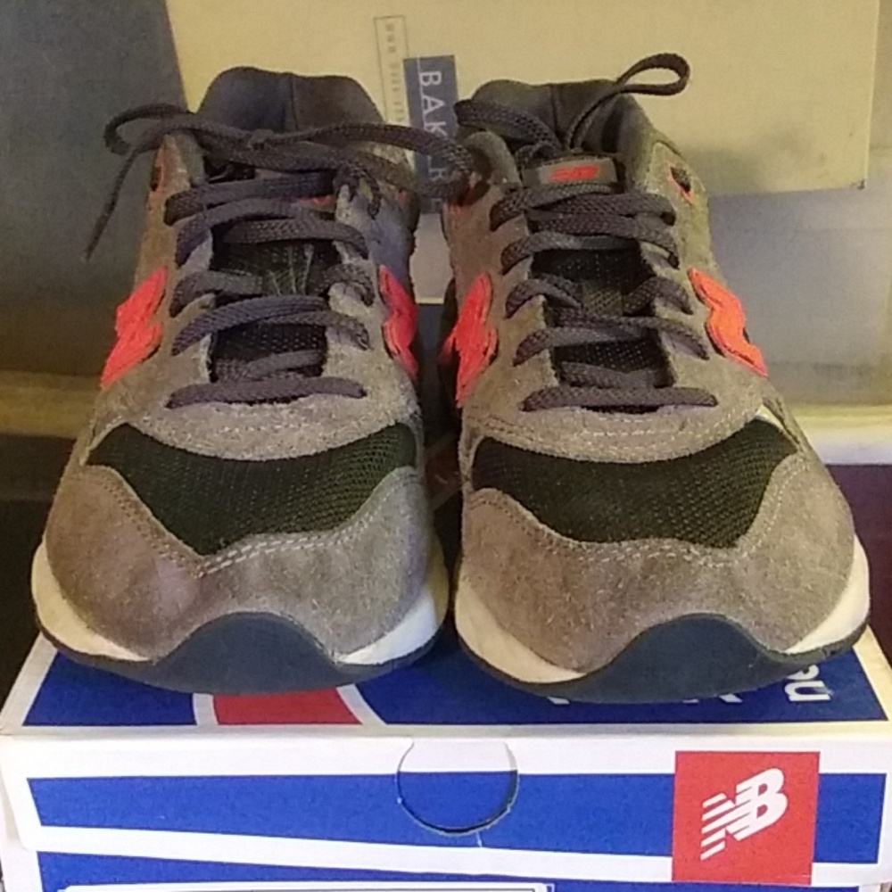Kids sneakers